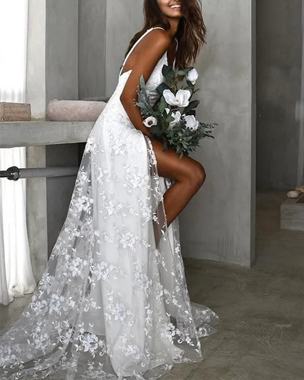 Elegant Beach A Line Spaghetti Straps Lace Open Back Long Wedding Dress