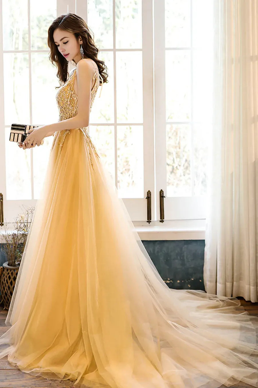 A-Line Yellow Tulle Lace Spaghetti Straps V Neck Evening Party Dress Long Prom Dress Sweep/Brush Train Dresses