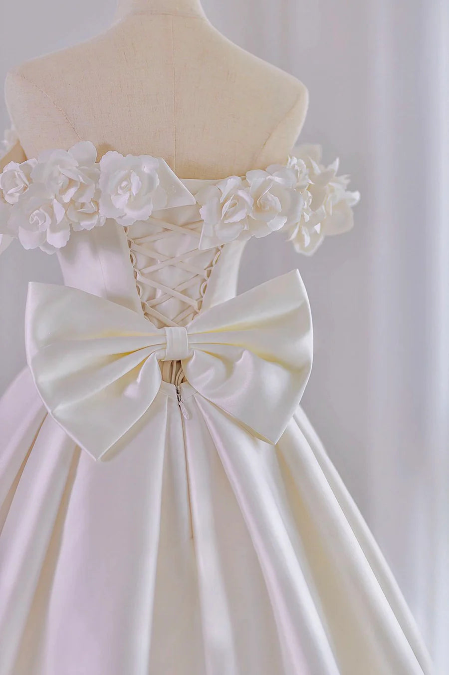 A-Line Flower Wedding Gown with Bow Sweep / Brush Train Strapless Satin Long Ball Gown