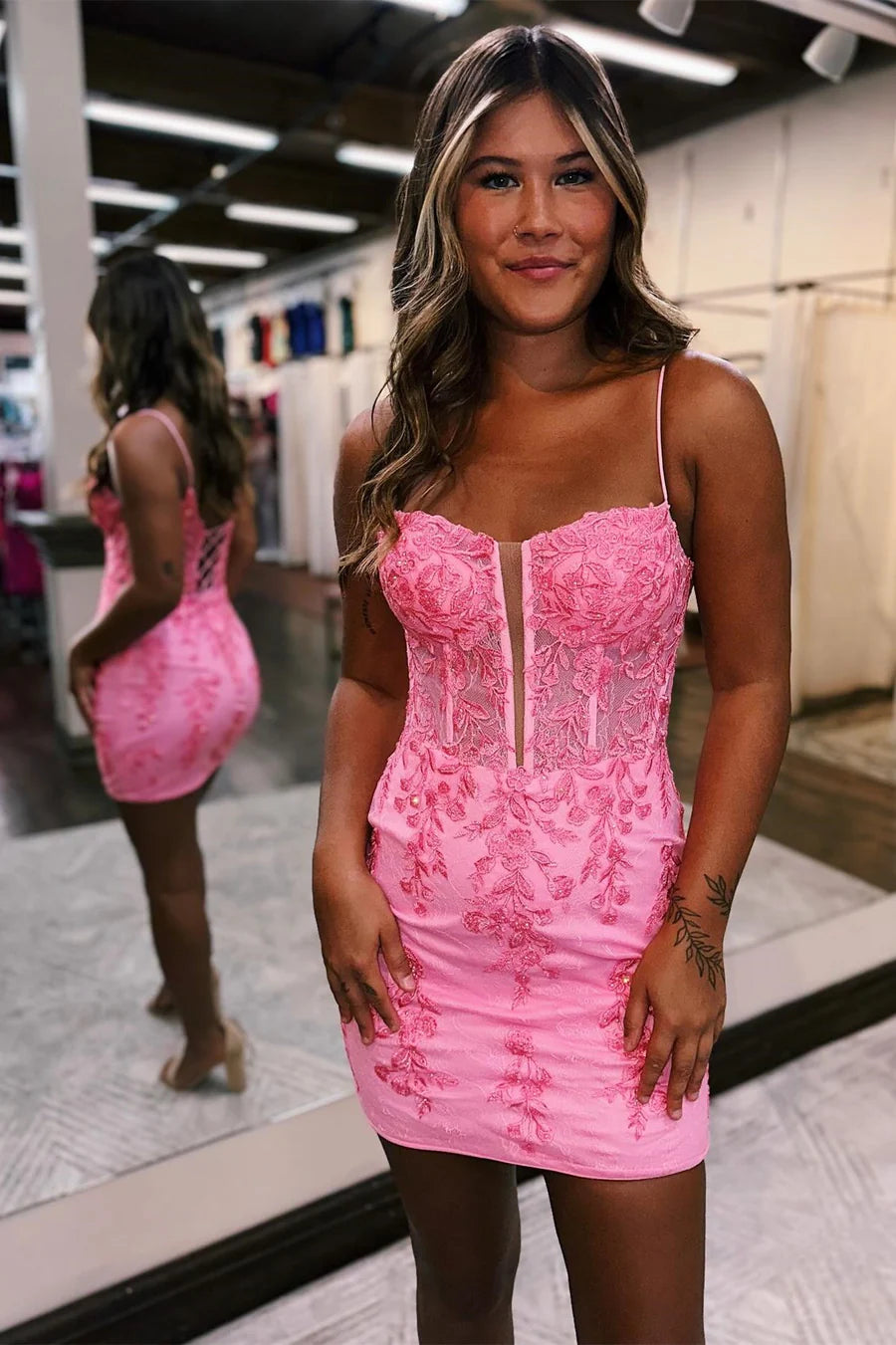 Appliques Cold-Shoulder Short Dress with Feathers