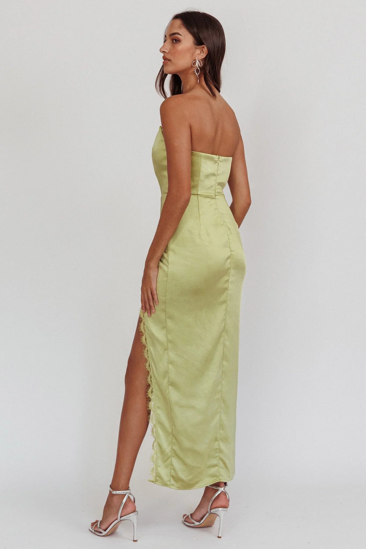 Chic Fitted Sweetheart Neck Strapless Satin Frayed Hem Midi Evening Dress