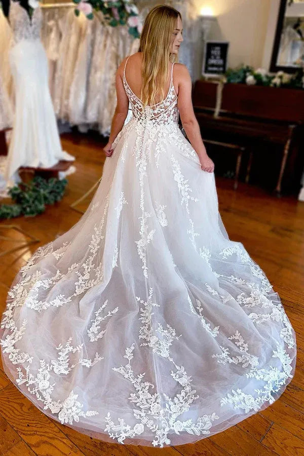 Open Back Sexy Formal Wedding Dresses Spaghetti Straps V Neck Sleeveless Court Train Lace Bridal Gowns With Appliques
