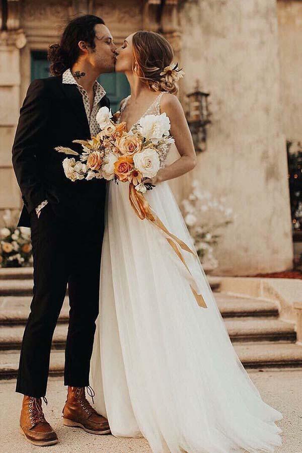 Beach Wedding Dresses See Through Pearl Beaded Wedding Dress
