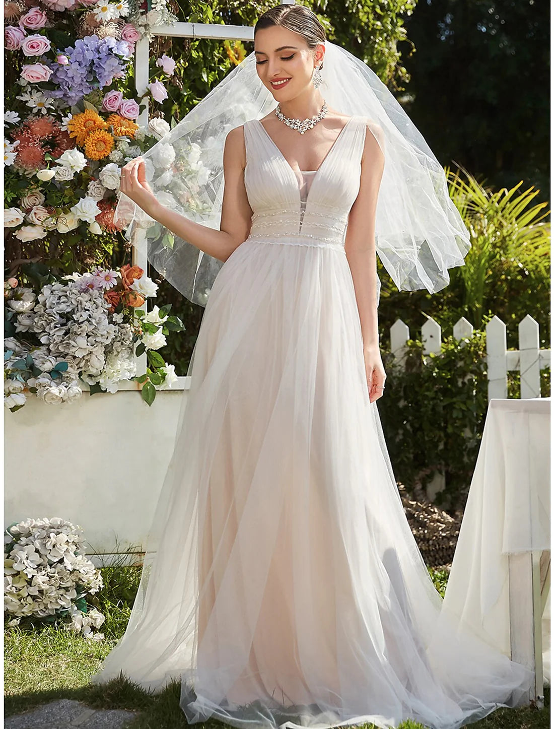 A-Line V Neck Sleeveless Sweep / Brush Train Tulle Bridal Gowns With Lace Wedding Dresses&Bridal Dresses