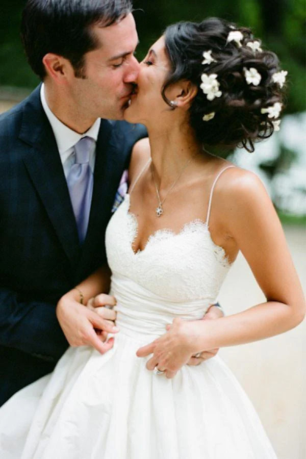 Spaghetti Straps Floor-Length Ivory Wedding Dress With Lace