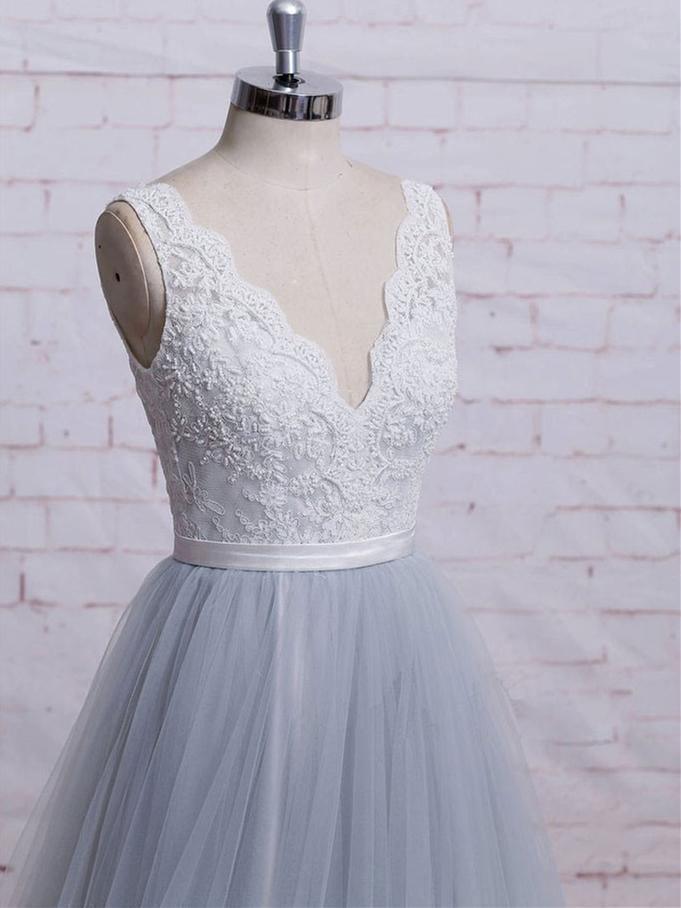 A Line V-neck Lace Grey Tulle Skirt Wedding Guest Bridesmaid Dress Chapel Train Prom Dresses