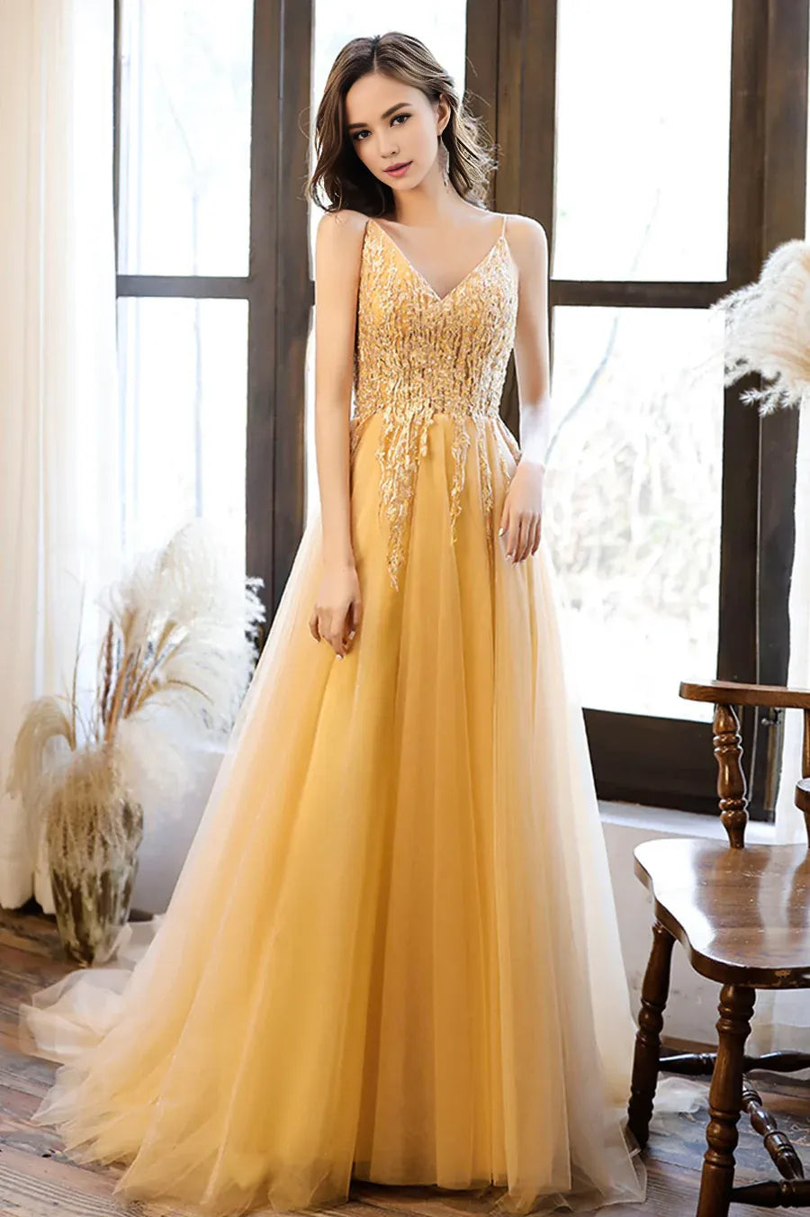 A-Line Yellow Tulle Lace Spaghetti Straps V Neck Evening Party Dress  Long Prom Dress Sweep/Brush Train Dresses