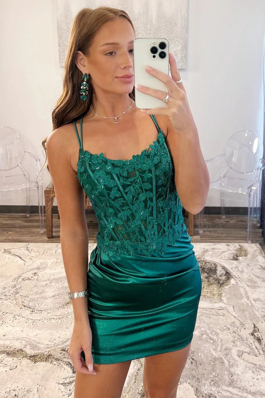 Appliques Lace-Up Short Cocktail Dress