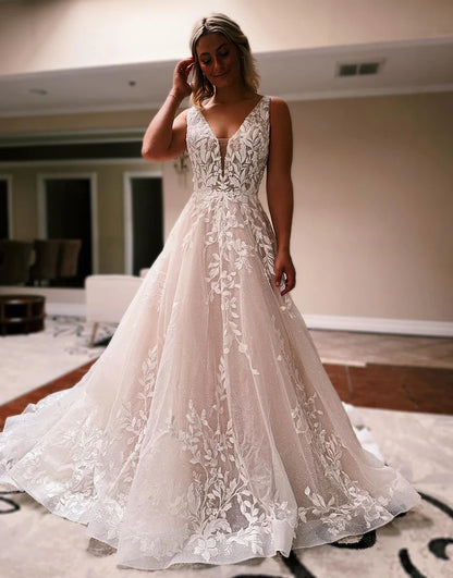 A Line V Neck Tulle Lace Wedding Dresses with Appliques