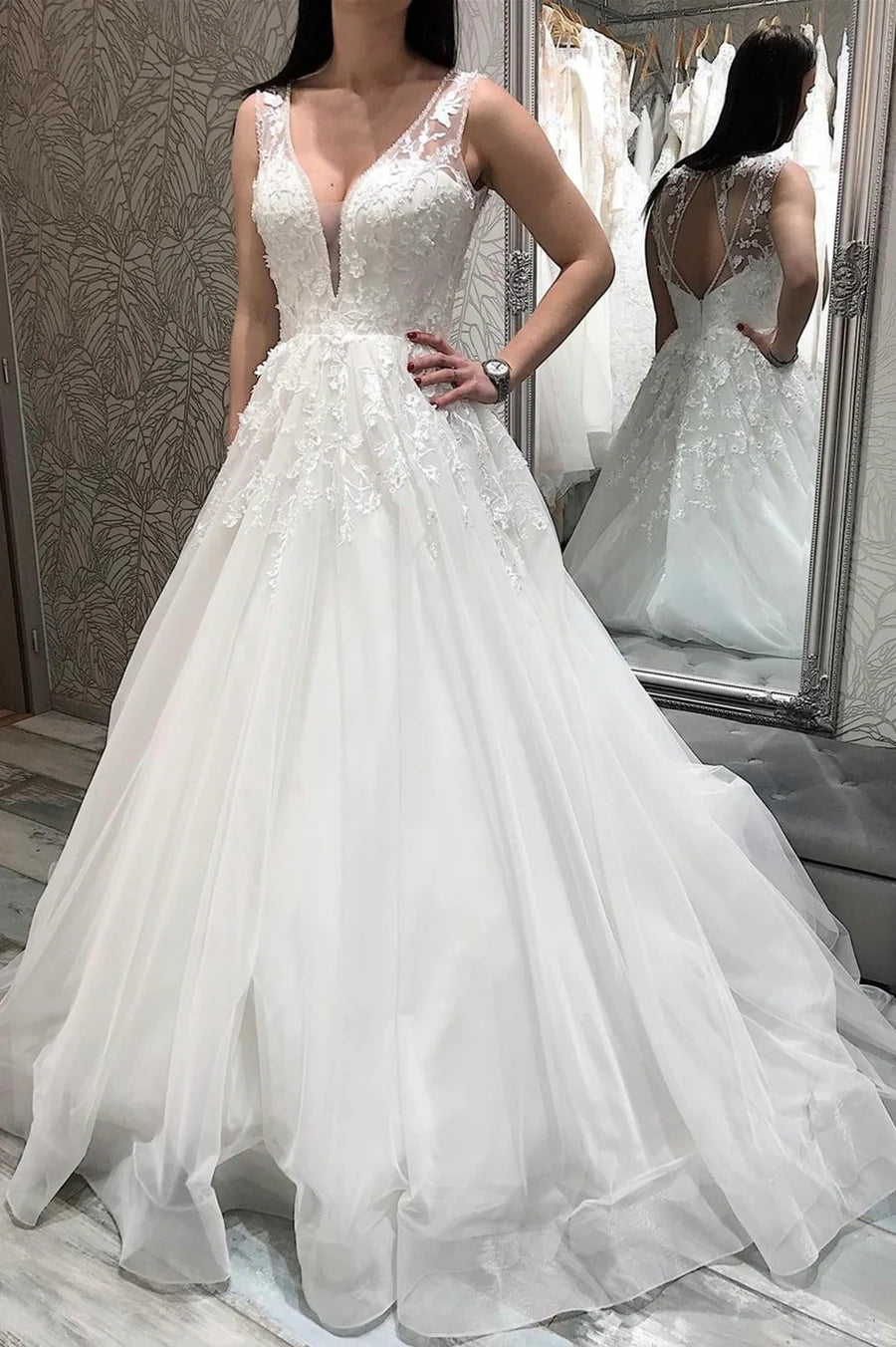 Wedding Dresses V Neck Court Train A-Line White V-Neck Lace Evening Dresses Long Prom Dresses with Beading Appliques