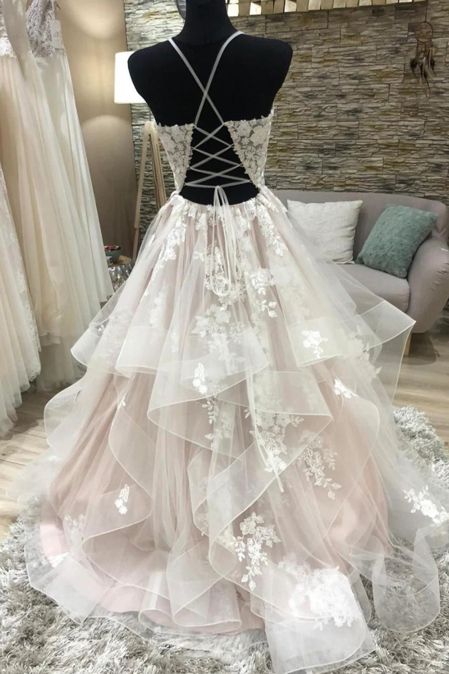 Wedding Dresses Sweetheart V-Neck Floor Length Lace Tulle Sleeveless Long Prom Dresses with Lace Appliques