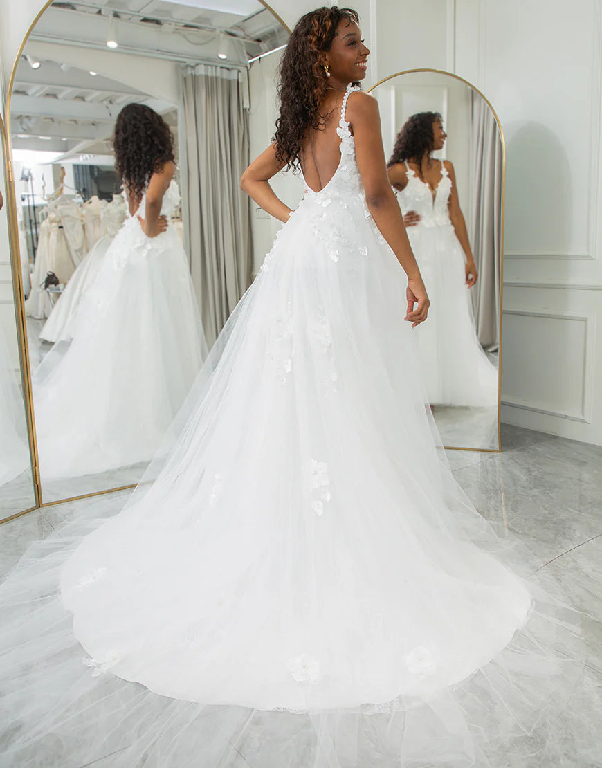 A Line Lace Backless Wedding Dress Side Split With 3D Appliqued