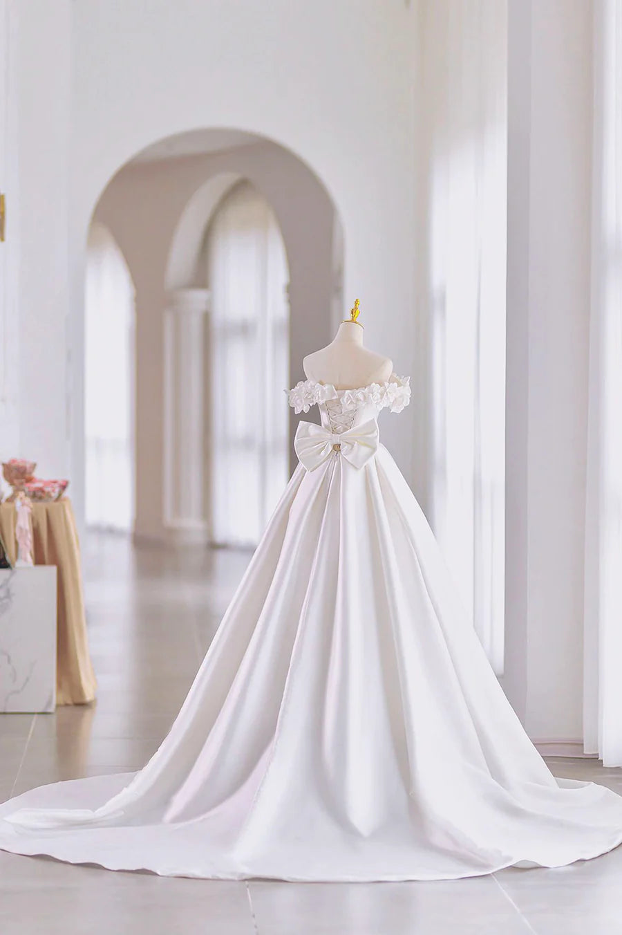 A-Line Flower Wedding Gown with Bow  Sweep / Brush Train Strapless Satin Long Ball Gown