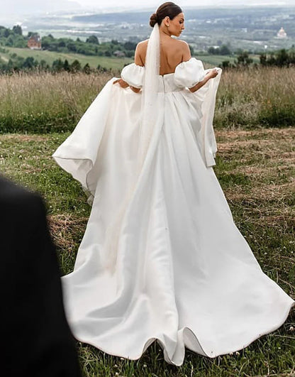 Sweetheart Satin Wedding Dress