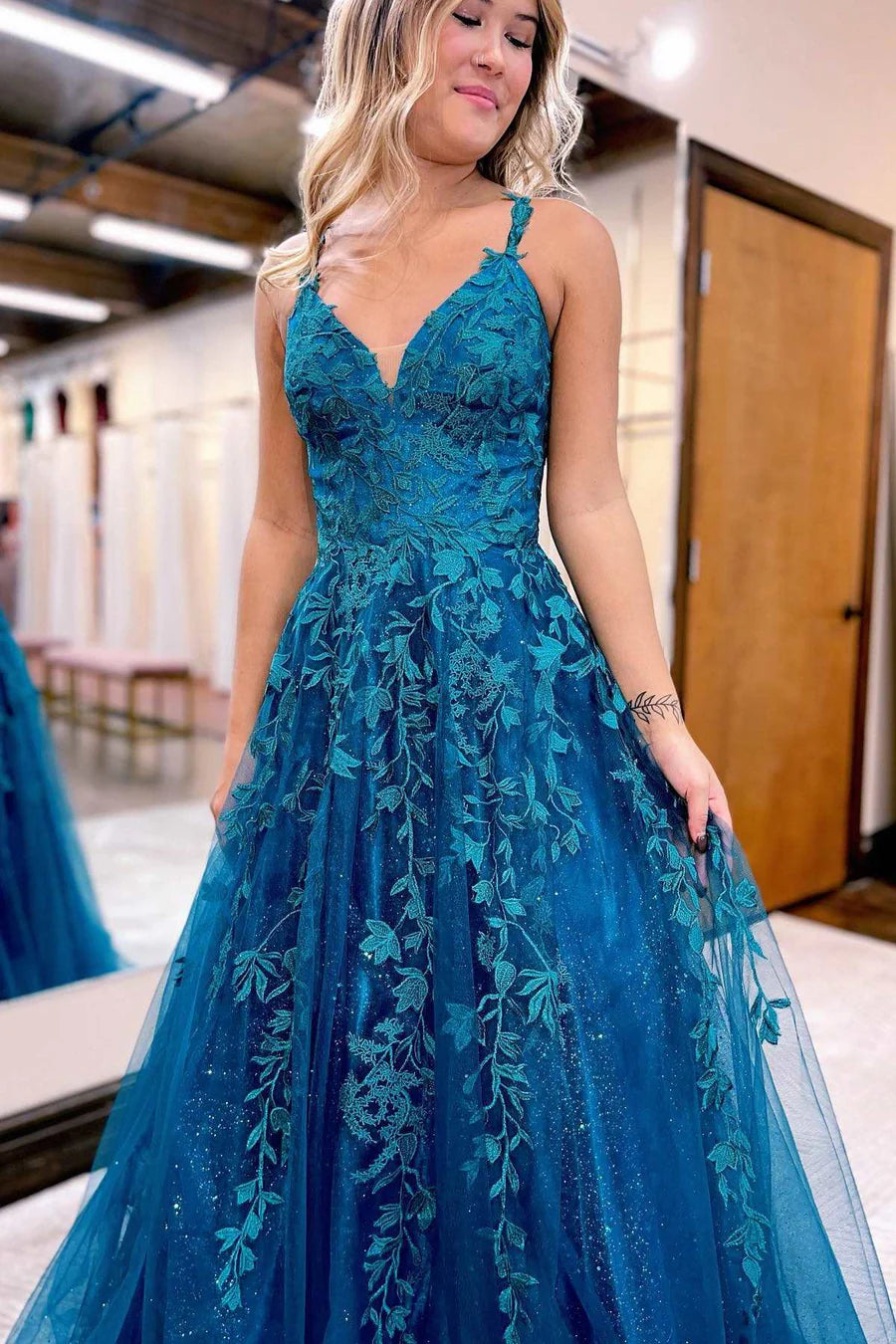Applique V-Neck Lace-Up A-Line Prom Dress