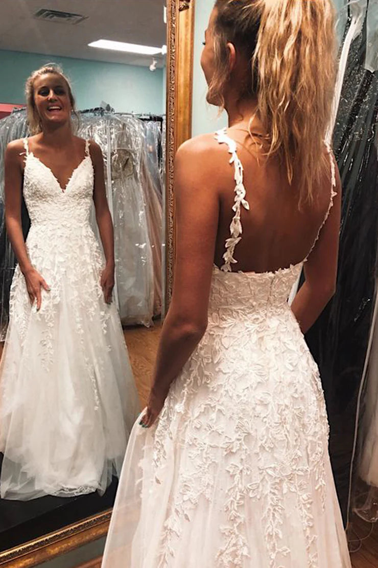 Exquisite A-Line V Neck Spaghetti Strap White Tulle Long Prom Dresses with Appliques