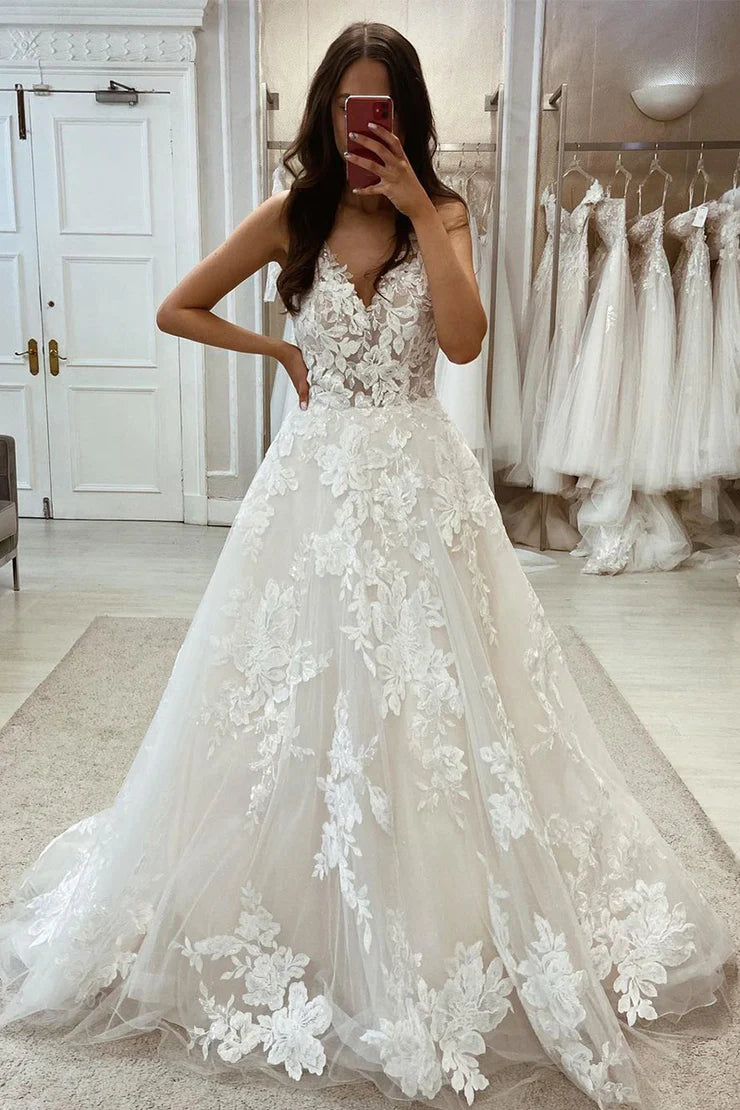 Charming Ball Gown V Neck Spaghetti Strap Lace Wedding Dresses with Appliques