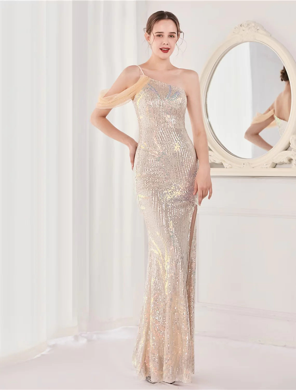 Mermaid / Trumpet Evening Gown Elegant Dress Wedding Guest Floor Length Sleeveless Spaghetti Strap Sequined V Back with Sequin Slit