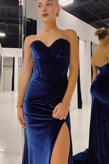 Charming Mermaid Sweetheart Navy Off-the-Shoulder Velvet Long Prom Dresses with Slit
