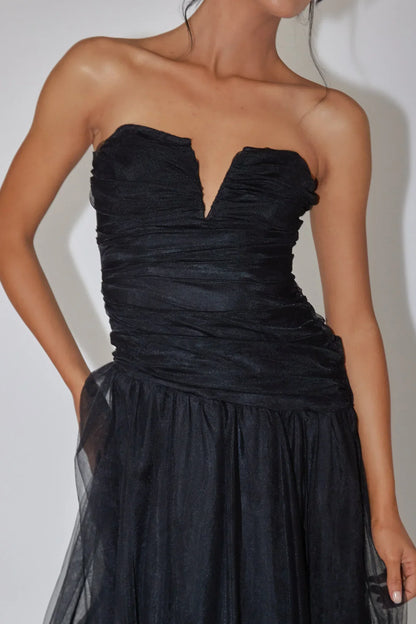 Edgy Romantic Strapless Sweetheart Neck Ruched Tulle Midi Evening Dress