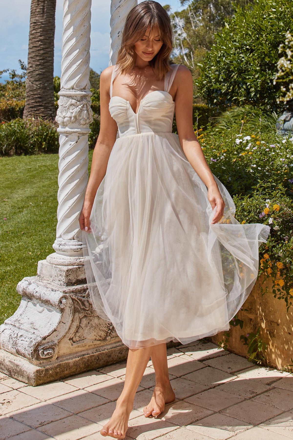 Ethereal Flared Sweetheart Neck Halter Tulle Midi Bridal Dress