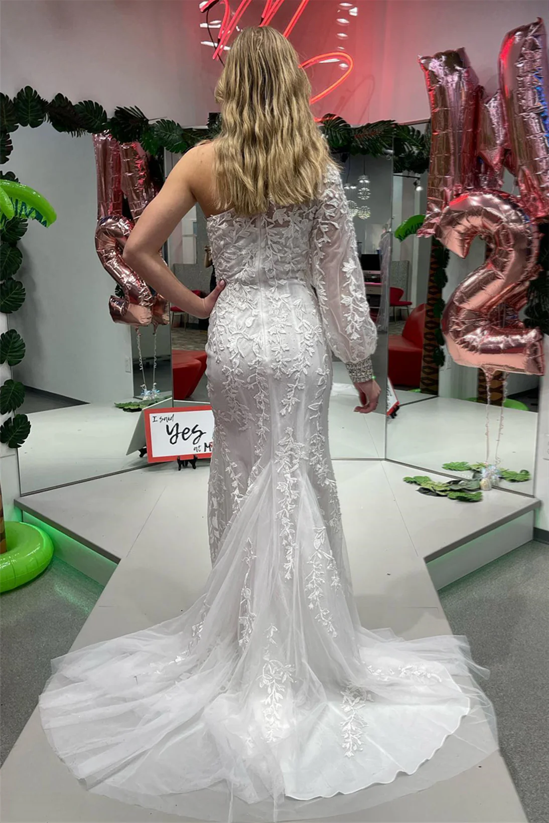 Sweep/Brush Train Dresses One Shoulder Long Sleeve Appliques Long Prom Dress with Slit