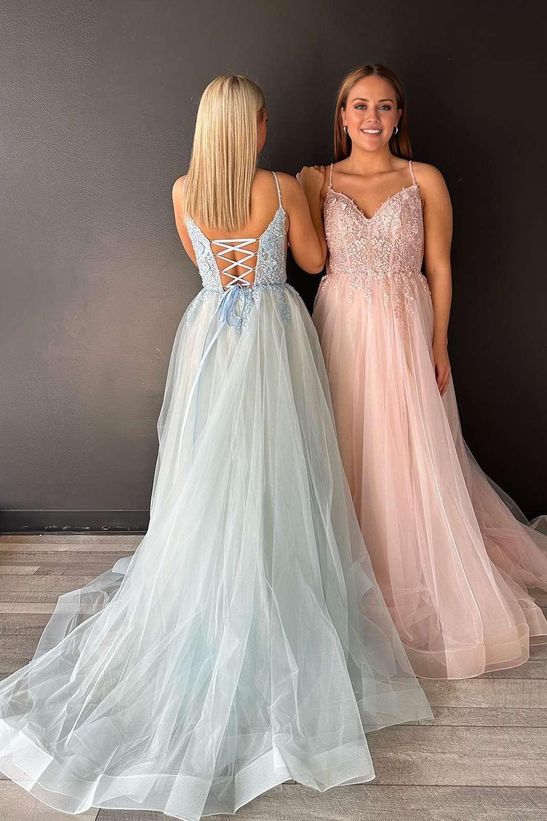 A-Line Spaghetti Straps Brush Train Evening Dresses V Neck Lace-Up Tulle Prom Dress With Appliques