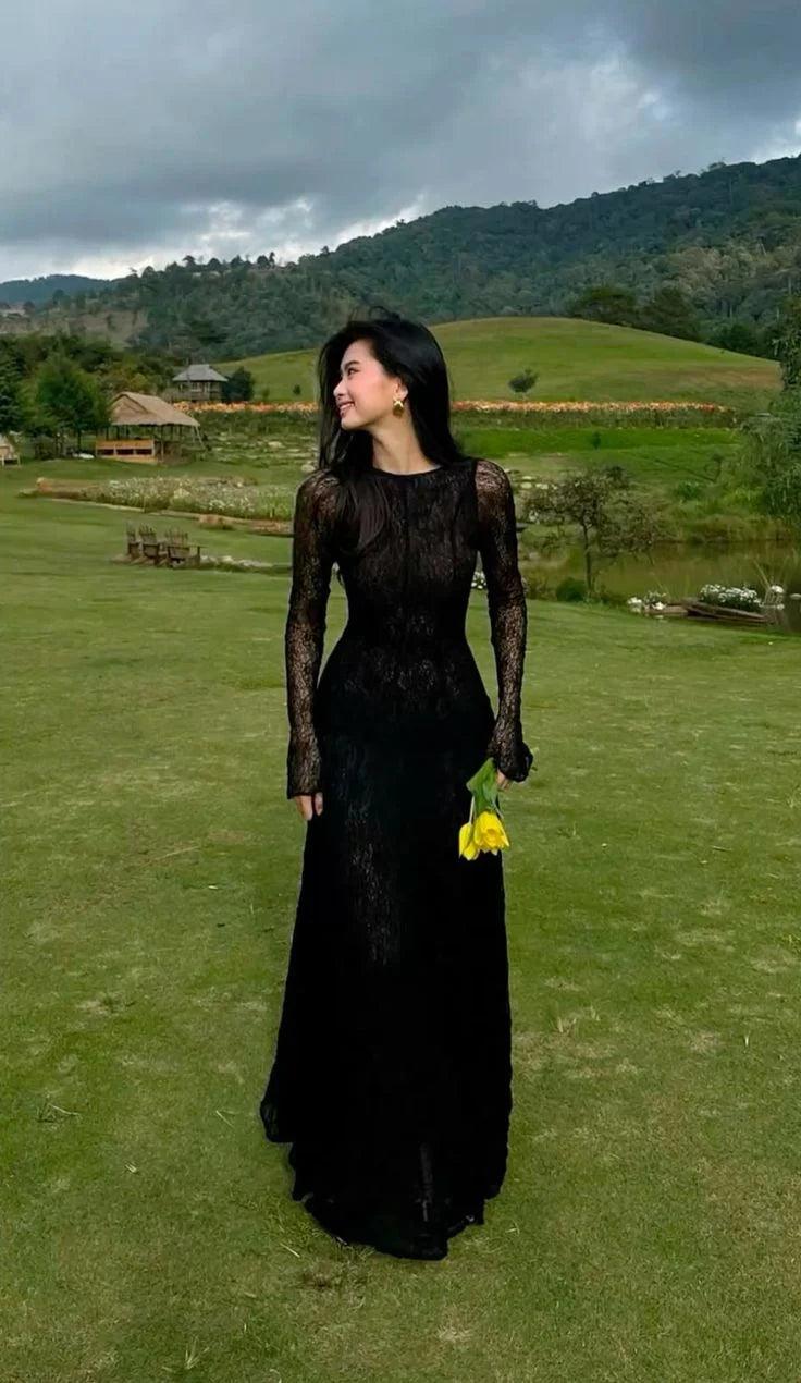 Romantic Gothic Black Lace Long-Sleeve Crew Neck Open-Back Flowy A-Line Floor-Length Prom Dress