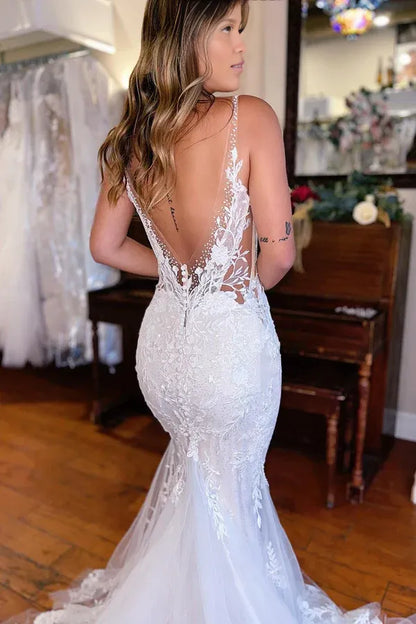 Mermaid Wedding Dresses Sheath / Column V Neck Sleeveless Court Train Lace Bridal Gowns With Appliques