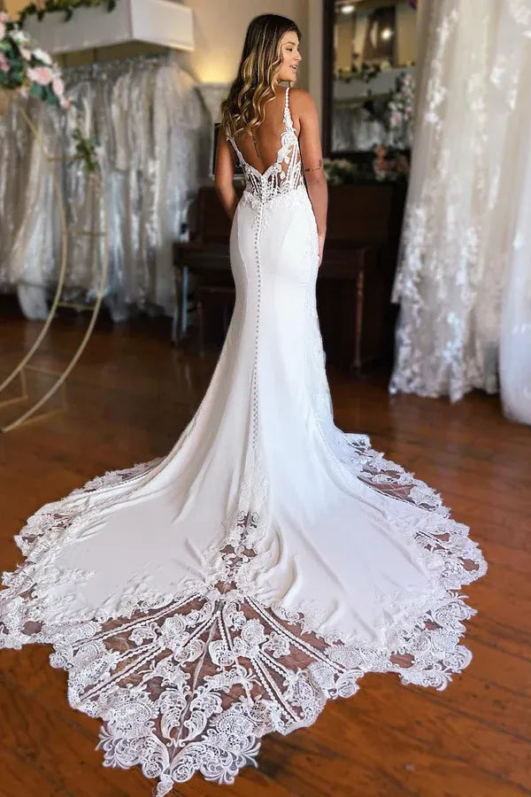 A-Line/Princess Spaghetti Straps White Boho Tulle Applique Sleeveless Court Train Long Wedding Dress with Lace