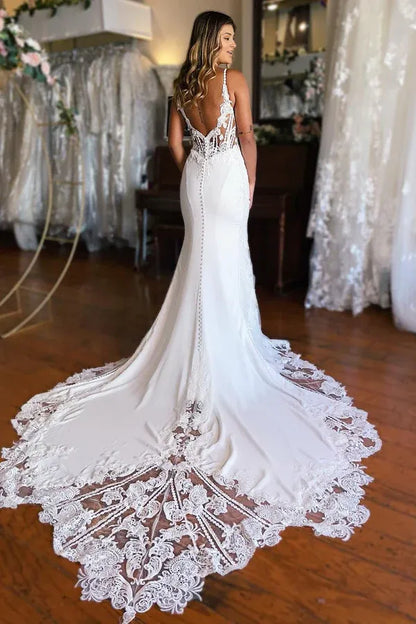 A-Line/Princess Spaghetti Straps White Boho Tulle Applique Sleeveless Court Train Long Wedding Dress with Lace