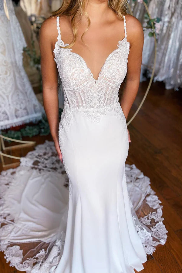 A-Line/Princess Spaghetti Straps White Boho Tulle Applique Sleeveless Court Train Long Wedding Dress with Lace
