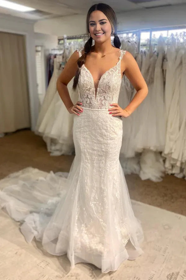 A-Line Mermaid Wedding Dresses V Neck Chapel Train Lace Tulle Spaghetti Strap Beautiful Back with Appliques