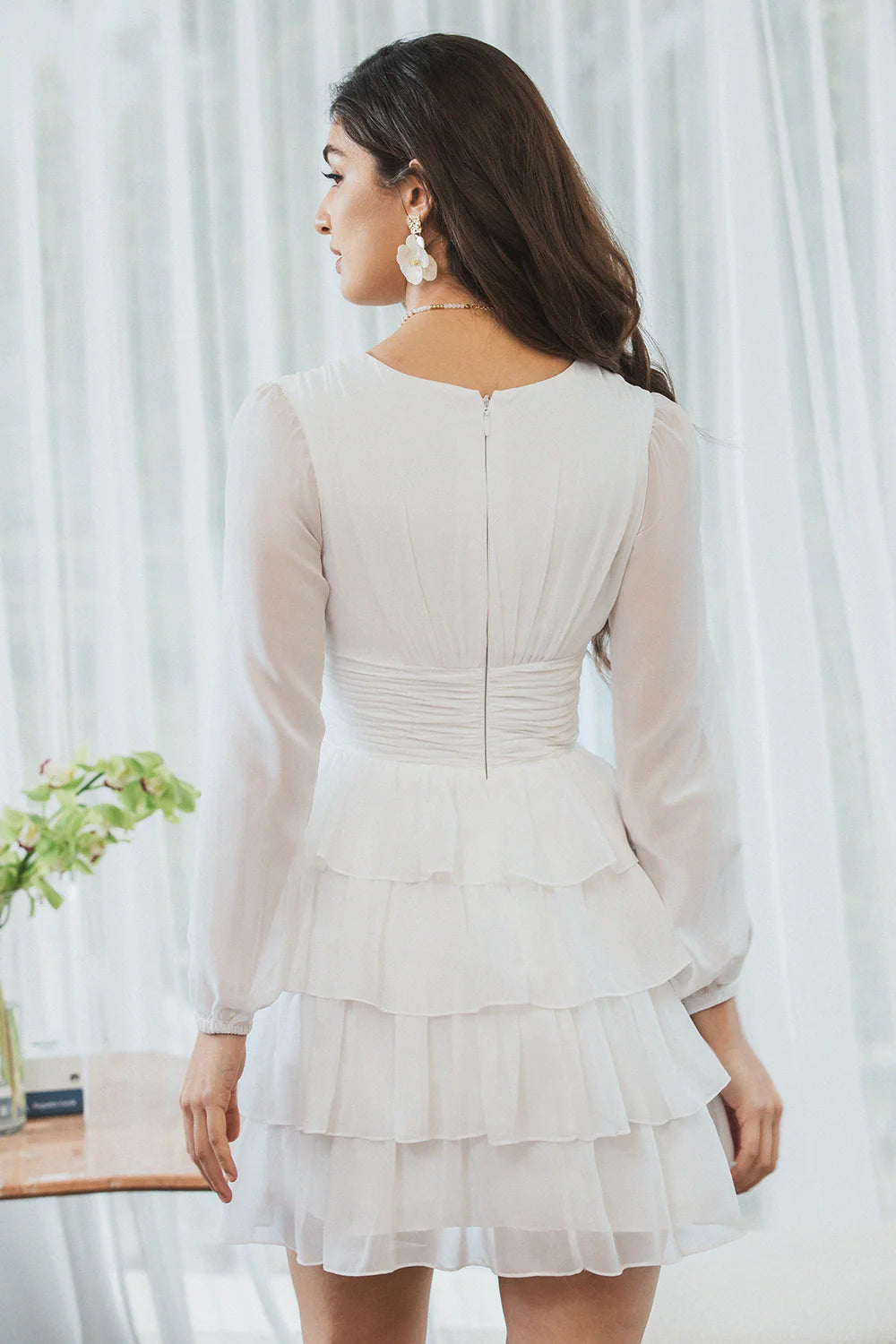 A-Line Cute White Short Tiered V Neck Graduation Dress Cocktail Dresses