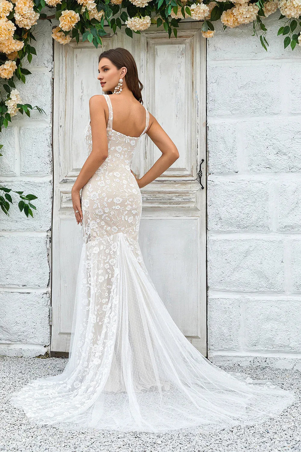 Sheath Mermaid Ivory Sweep Train Wedding Dress with Lace Appliques