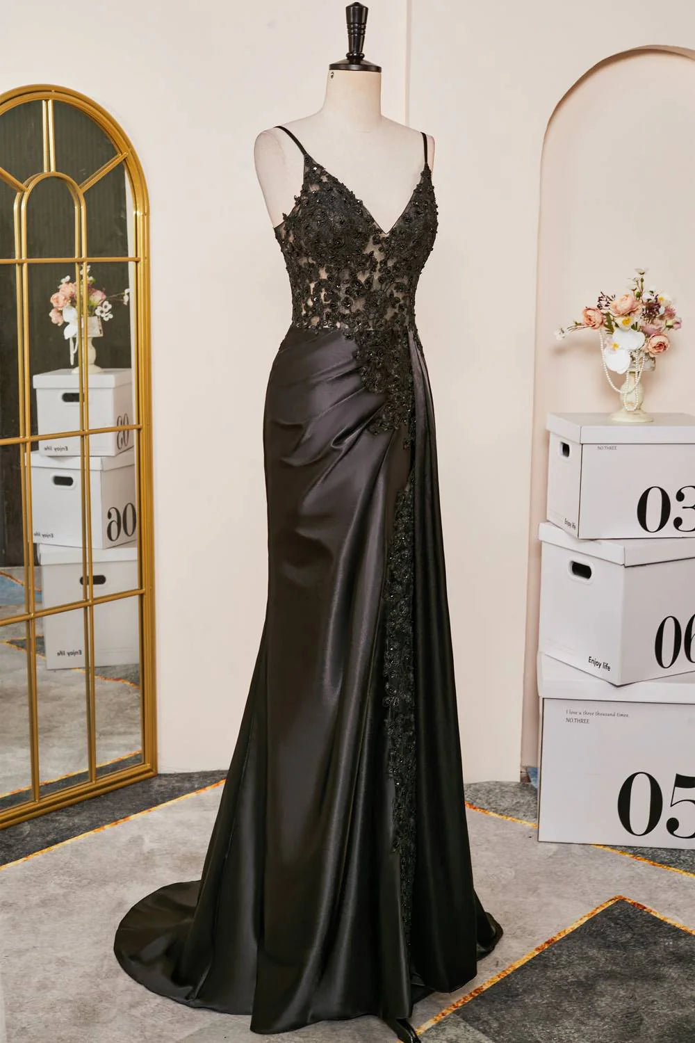 Sweep/Brush Train Dresses V-Neck Black Sheer Lace Corset Mermaid Prom Dress with Slit