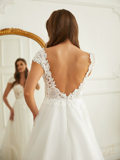 A-Line/Princess Organza Lace Low V-neck Short Sleeves Court Train Wedding Dresses