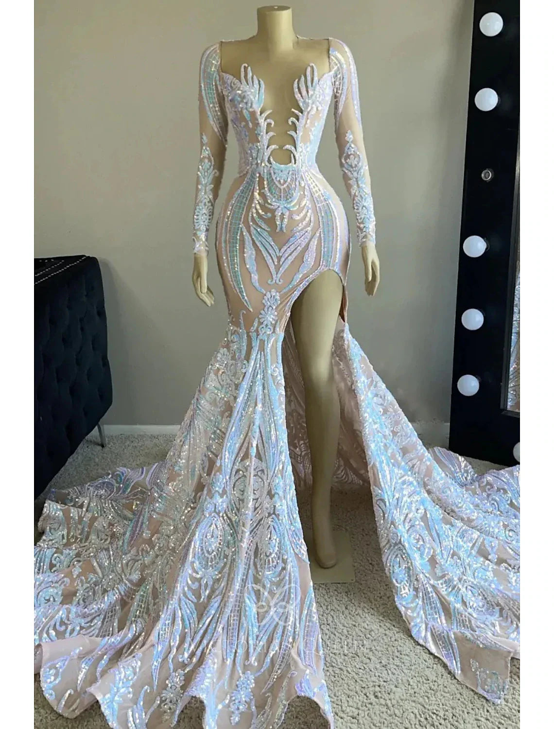 Mermaid / Trumpet Evening Gown Floral Dress Formal Chapel Train Long Sleeve V Neck Sequined Backless with Sequin Slit