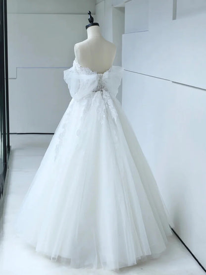 A-Line Off the Shoulder Low V-Neck White Tulle Lace Strapless Lace Wedding Dress With Appliques