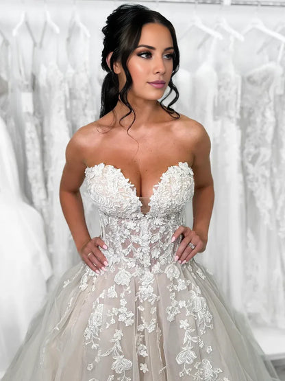 Wedding Dress Ball Gown Elegant Strapless Formal Party Dress Champagne Tulle Lace Long Prom Dress With Appliques