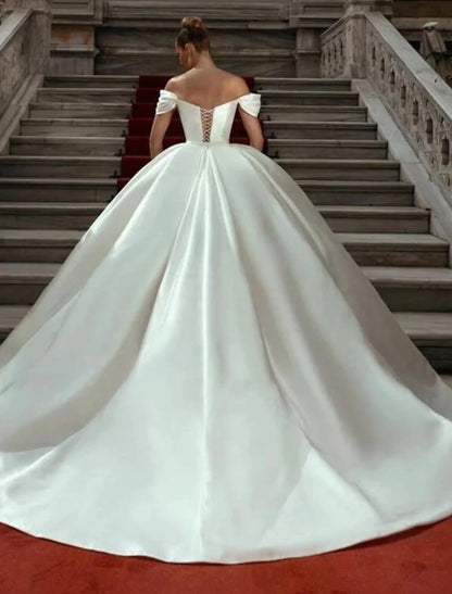Charming Ivory Color Engagement Formal Wedding Dresses Ball Gown Off Shoulder Cap Sleeve Court Train Satin Bridal Gowns With Ruched Solid Color