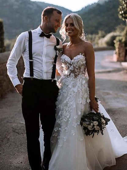 Sweetheart Neck Tulle Wedding Dresses Appliqued Wedding Gowns