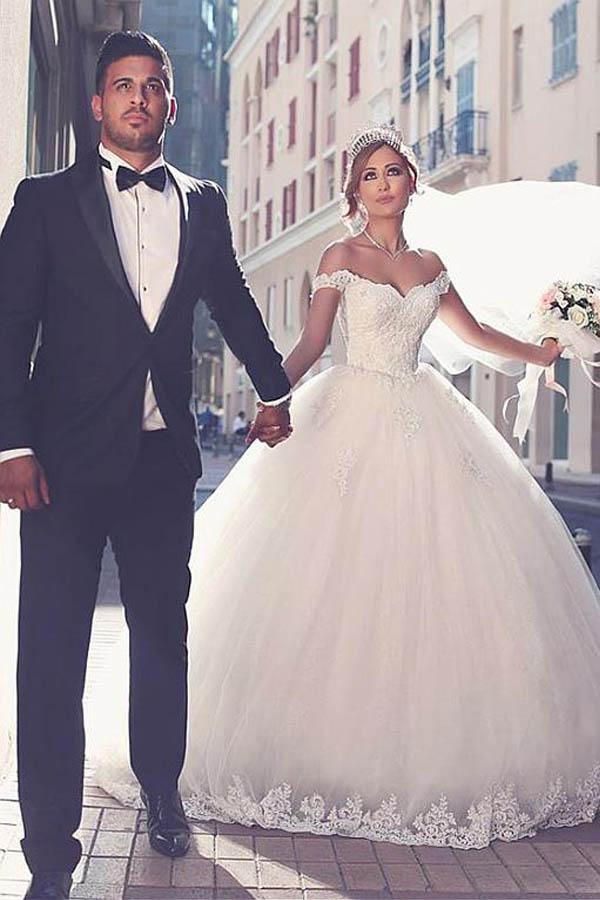 Tulle Off-the-shoulder Neckline Ball Gown Wedding Dress With Lace Appliques