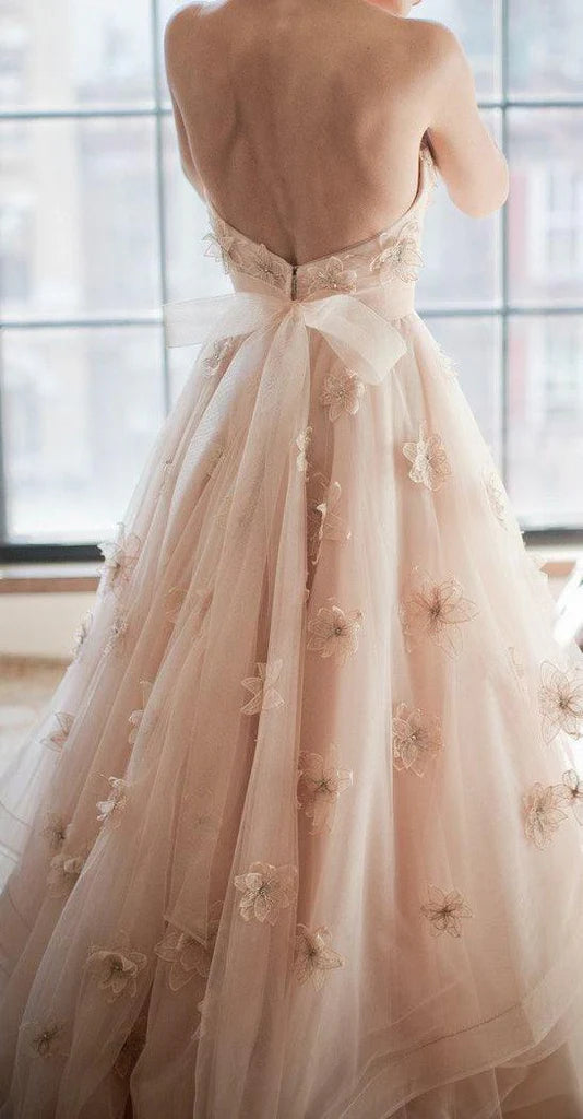 Vintage Strapless Sweetheart Neckline Flower Tulle Wedding Dress