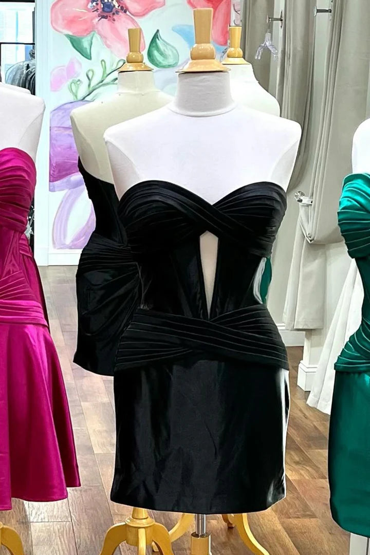 Strapless Keyhole Ruched Mini Homecoming Dress